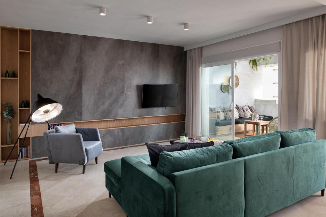 Beachfront With Sea View Apartamento Marbella